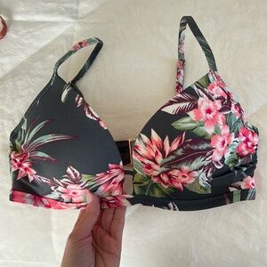 NWOT Shade & shore 34c bikini top
